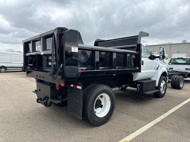 2024 Ford F-750SD Base